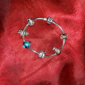 Chamilia Bracelet 6 Charms Holiday Christmas Themed